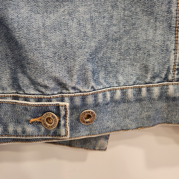 GUESS Denim Jean Jacket - Picture 3 of 13